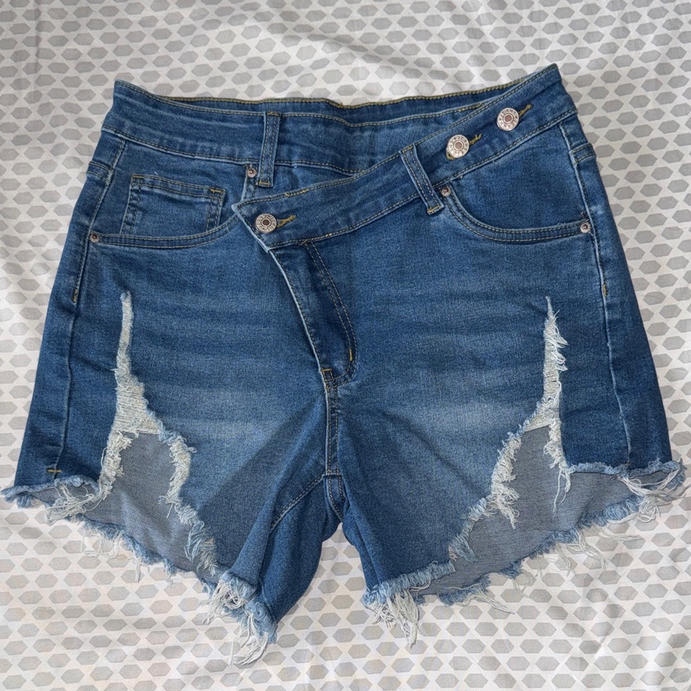 NWOT Asymmetrical Frayed Hem Jean Shorts